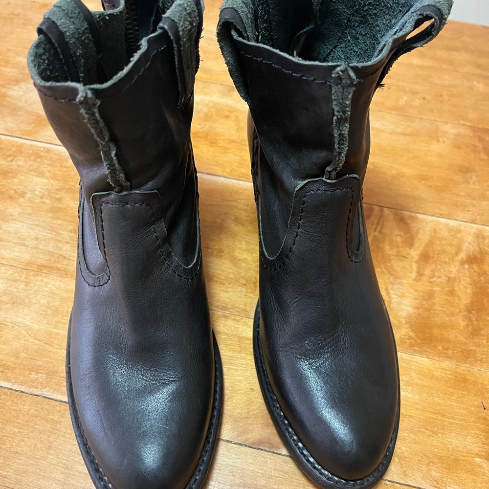 Frye zip-up ankle boots - Picture 3 of 9